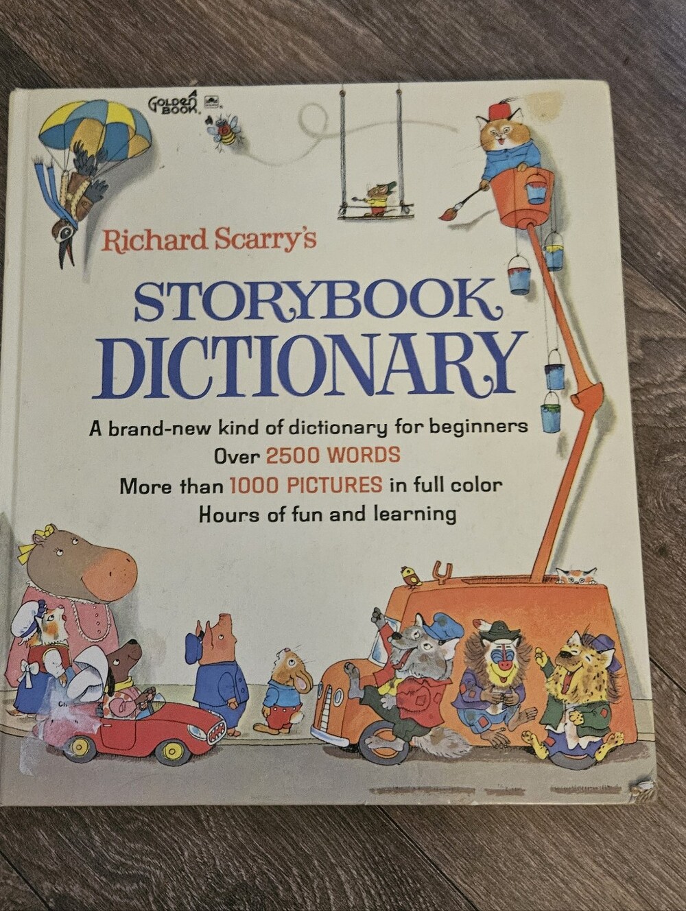 Richard Scarry's Storybook Dictionary - White/Cream Cover